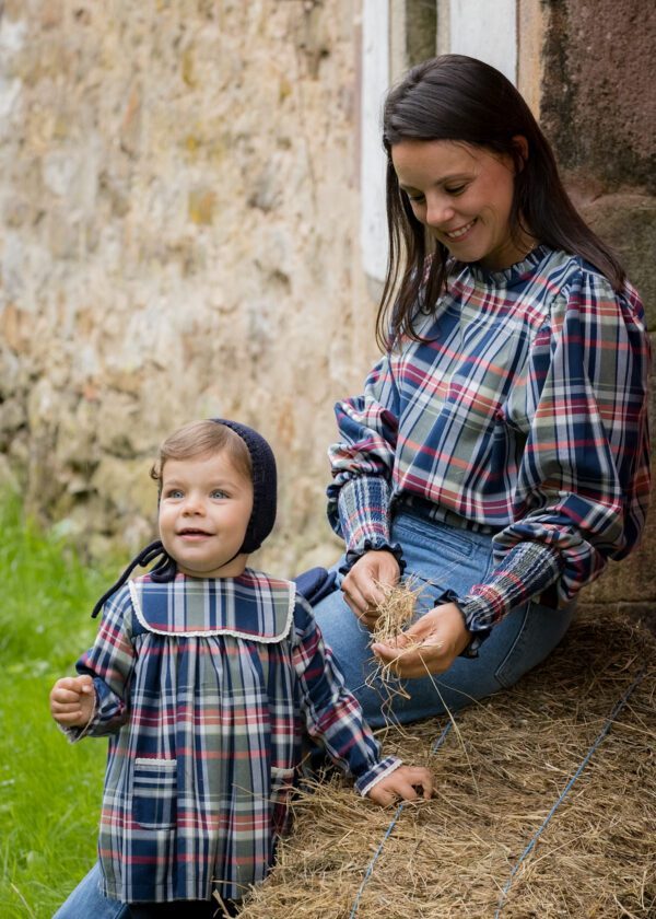 mama hijas vestidas igual